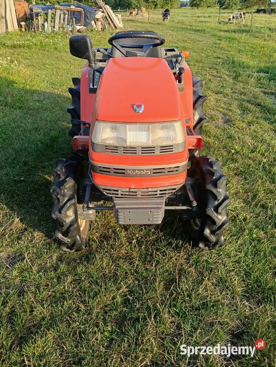 Mini ciągnik 4X4 Kubota Napęd 4x4 Kubota Janówek