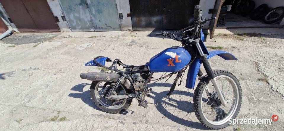 Stajnia XL500 z gratami enduro sprzedam