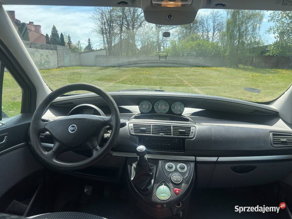 Fiat Ulysee 20 LPG 7 osób z hakiem Rok produkcji 2003 Motoryzacja Włoszczowa