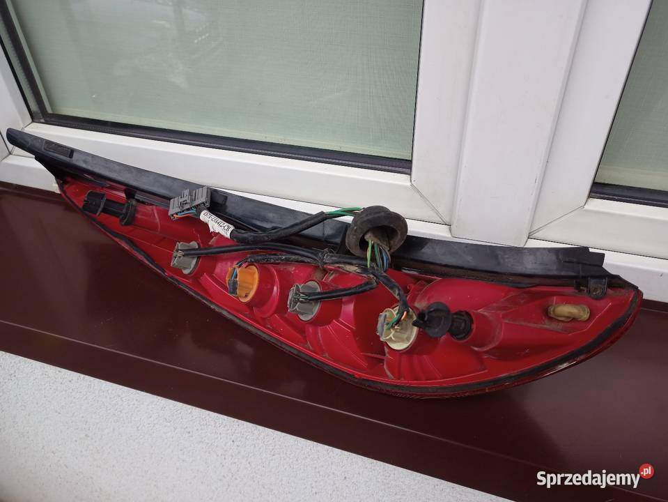 Ford Mondeo MK3 III kombi lampa tył tylna prawa Sieradz