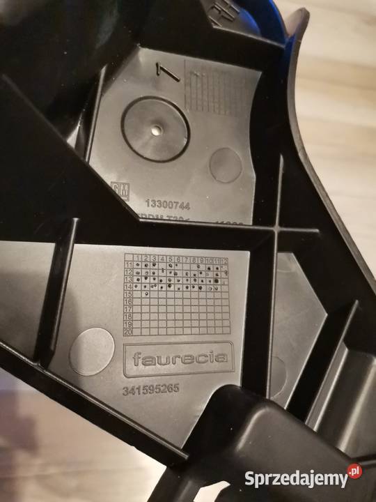 OPEL ZAFIRA C NOWY PRAWYLEWY ŚLIZG ZDERZAKA TYŁ Międzychód