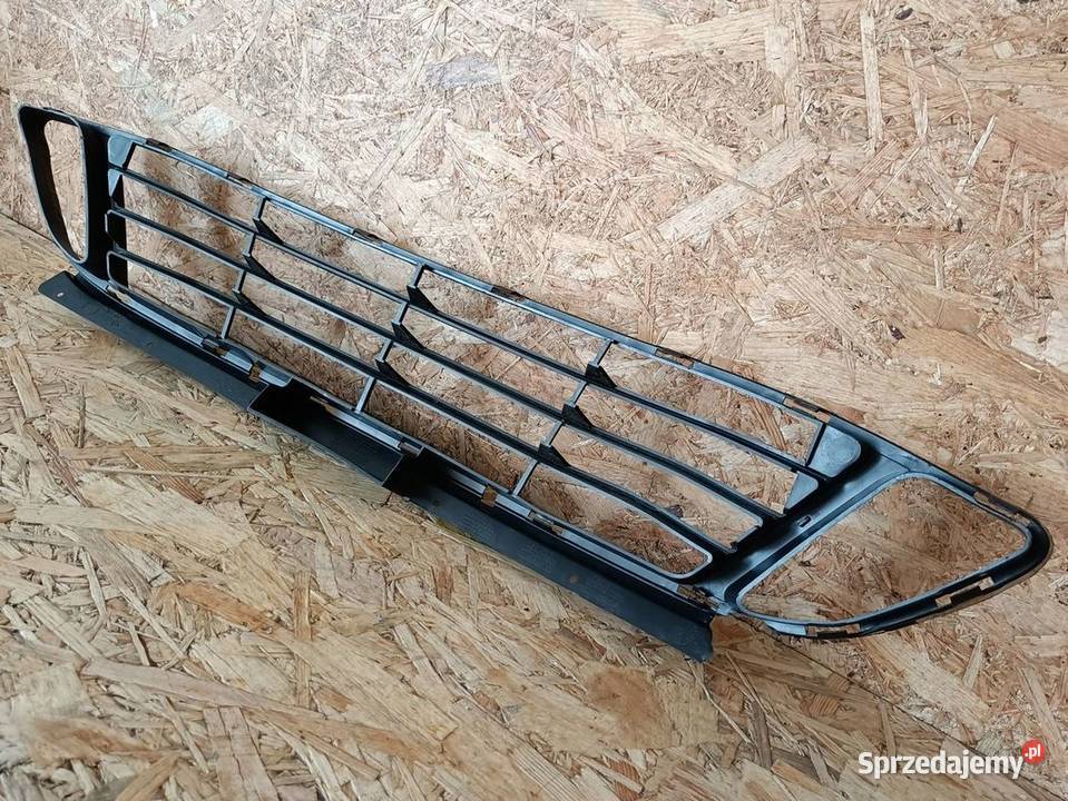 BMW F25 ACTIVE TOURER KRATKA ŚRODKOWA ZDERZAKA wielkopolskie