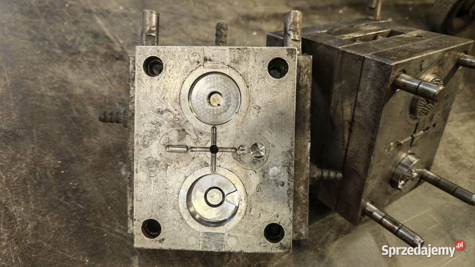 Forma wtryskowa na kubek dziecka i sitko na kran Gdańsk