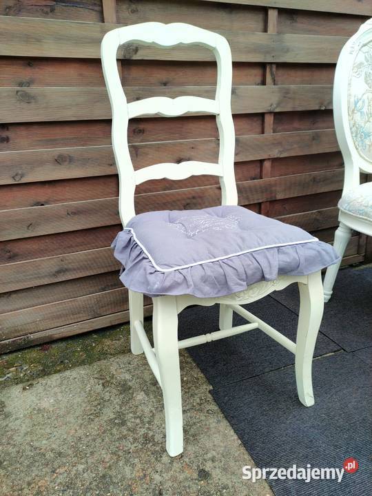 Krzesło drewniane Rimini White Livin Hill z poduszką