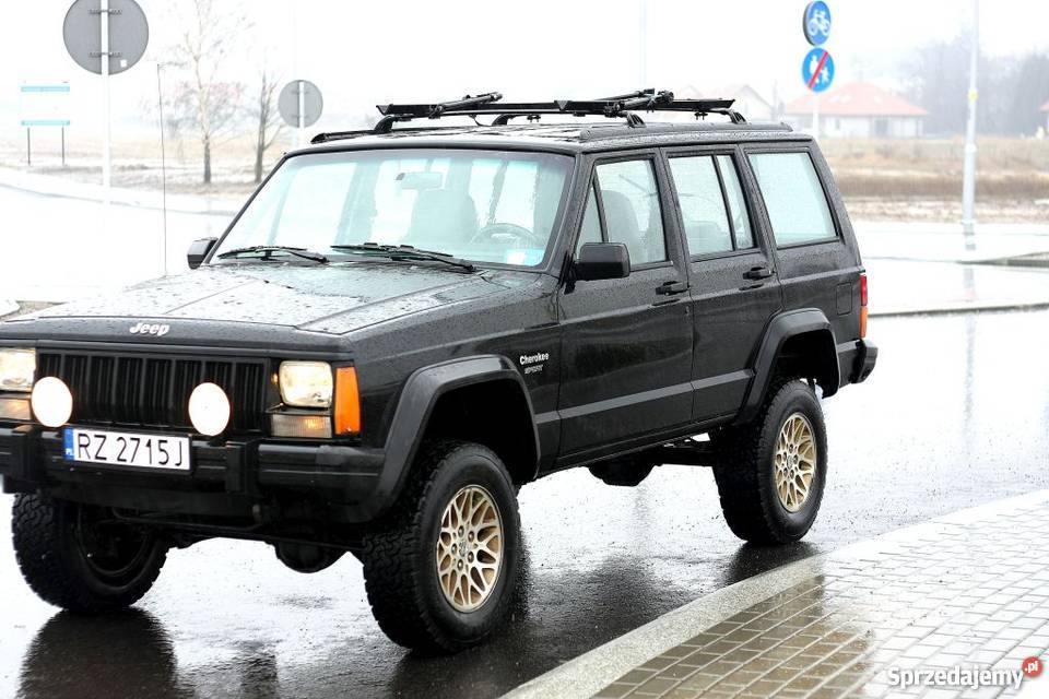 Jeep Cherokee xj 黒 Jeep Cherokee XJ – na dobry początek [używana terenówka]