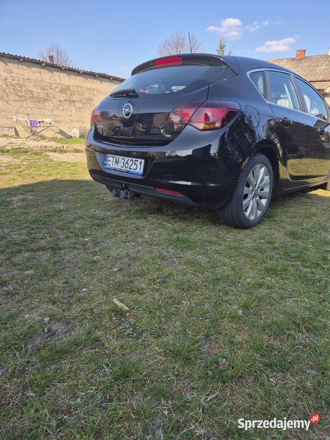 Sprzedam Astrę J 2011 13 cdti Opel Tomaszów Mazowiecki