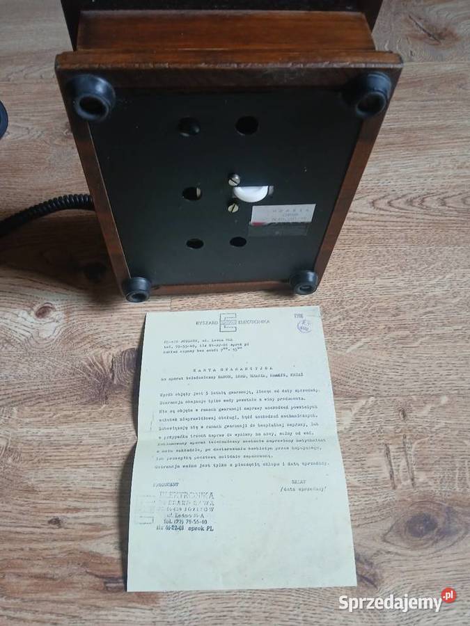 Telefon stacjonarny z czasów PRL u Kraków