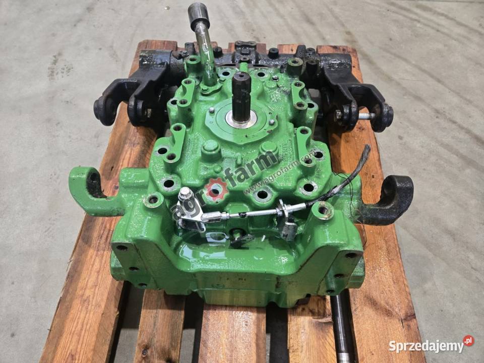 Obudowa WOM podnośnik John Deere 5125R 5130R Byków