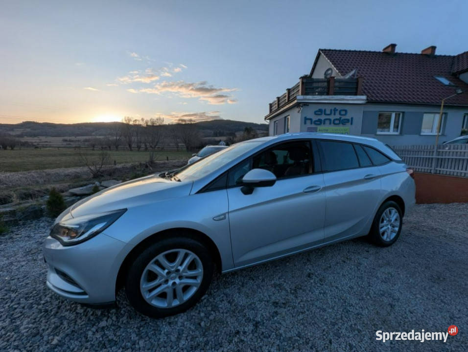 Opel Astra Kamera 14 benzyna 150 K 20152021 lakier metallic Kamienna Góra