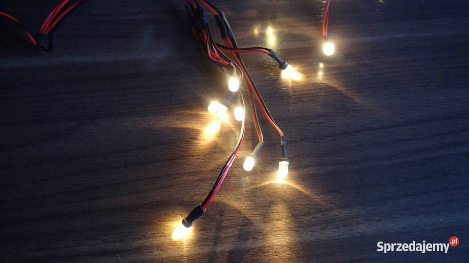 Lampki dekoracyjne 8 Led 2 stuki
