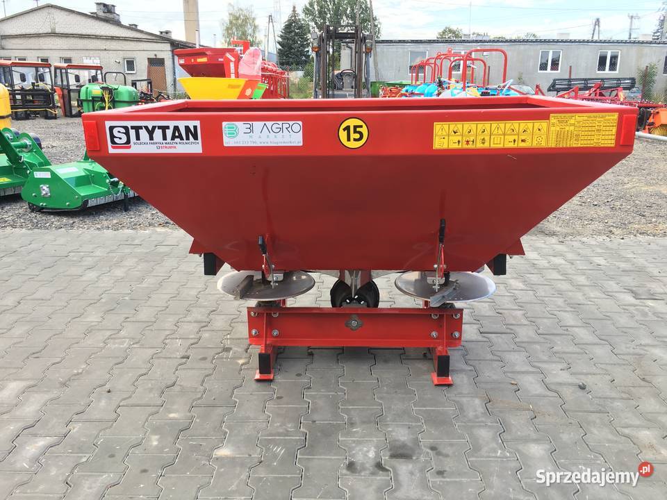 Rozsiewacz nawozów 600L TYTAN firmy STRUMYK Ostrów Lubelski