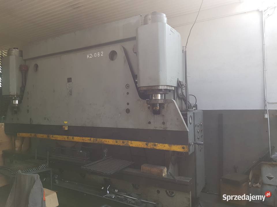 Prasa krawędziowa hydrauliczna PPH 1604000 Budzyń