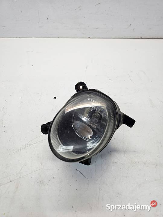 HALOGEN PRAWY PRZÓD AUDI A4 B8 A5 8T 8T0941700 osobowe Lampy przeciwmgielne