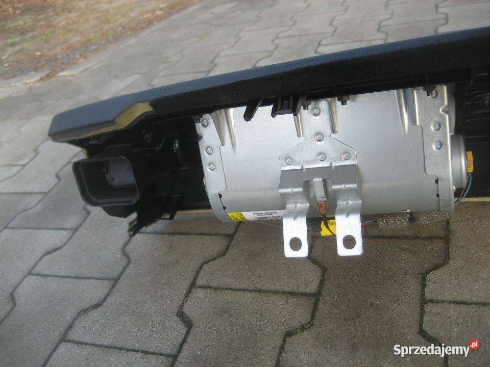 volvo s40 v50 0407r deska rozdzielcza konsola Deski rozdzielcze, konsole Rakoniewice