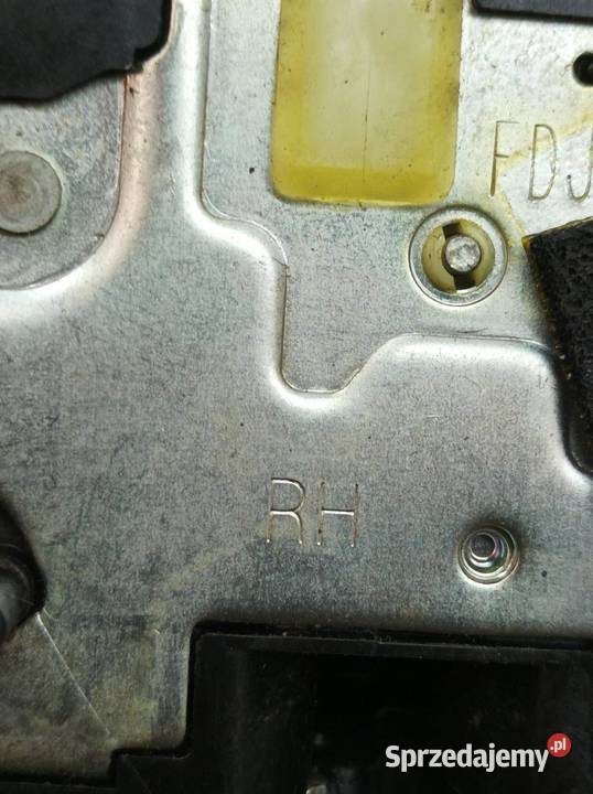 ZAMEK DRZWI TYŁ PRAWY 814203J000 Hyundai ix55 I świętokrzyskie