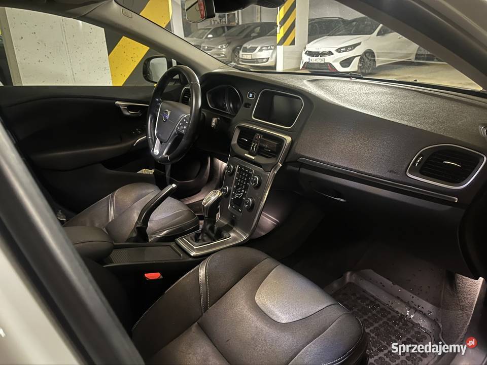 Volvo v40 16 d2 Momentum możliwa zamiana chętnie V40 mazowieckie sprzedam
