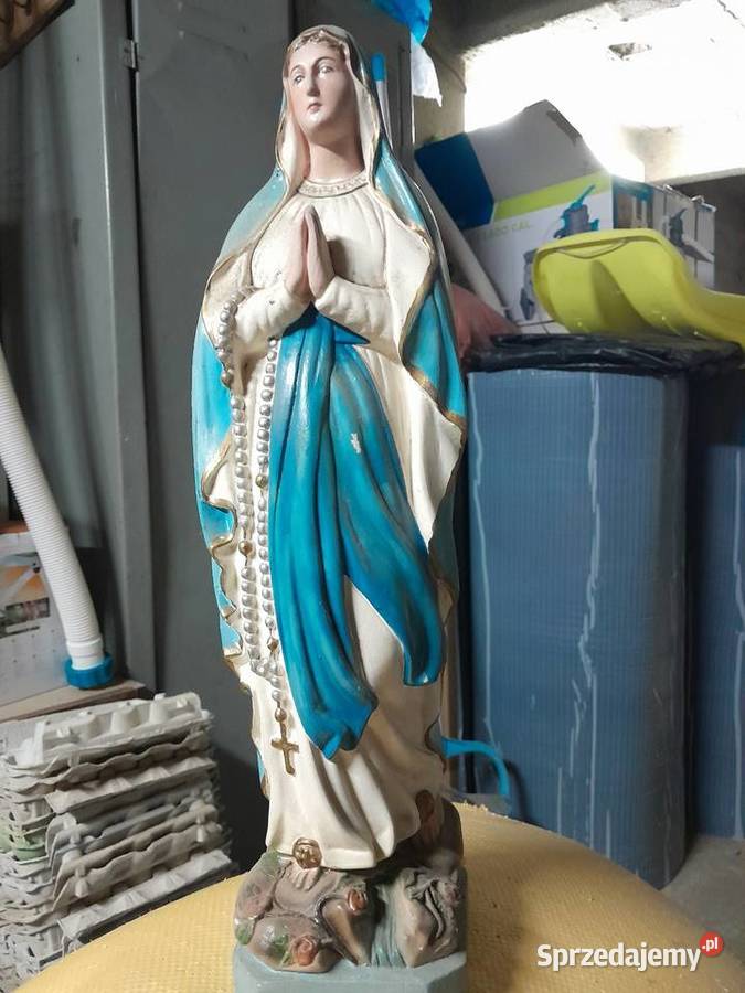 Figura Matki Boskiej z dwoma aniołami