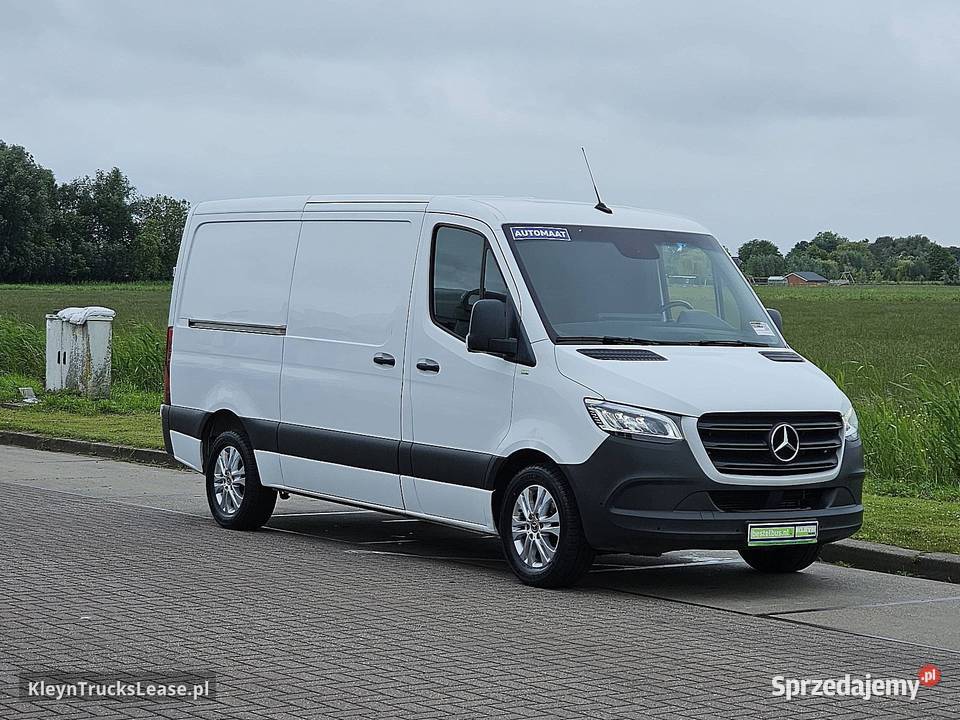 MercedesBenz SPRINTER 319 L2H1 V6 LED Mbux10