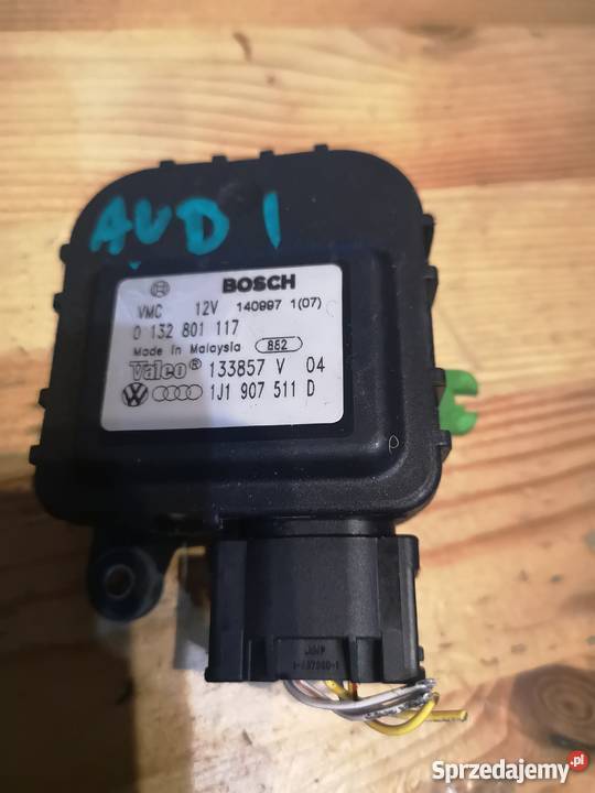 Silniczek nagrzewnicy AUDI A3 8L 9600r 0 132 801 Margonin