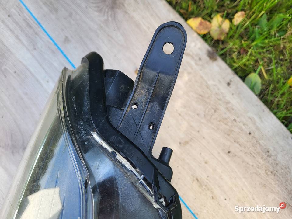 Toyota Yaris III Lampa przód prawa WYSYŁKA