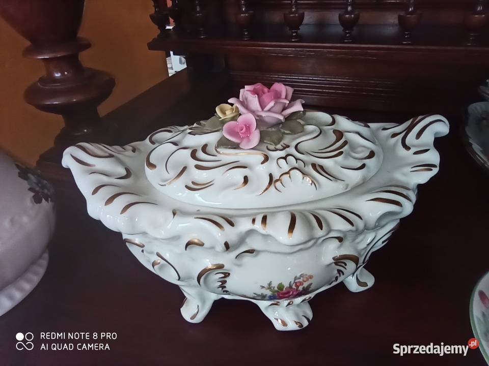 Puzdro Dresden z różyczką na pokrywce Gdańsk