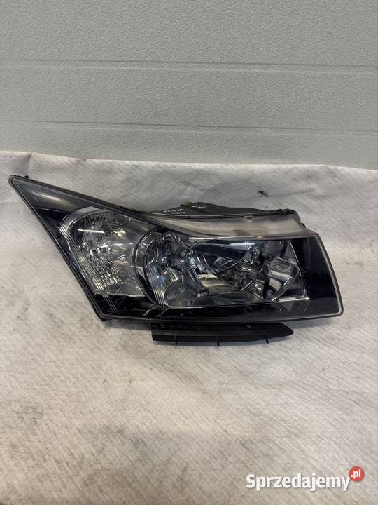Lampa prawy przód Chevrolet Cruze J300 Lampy przednie Jasienica