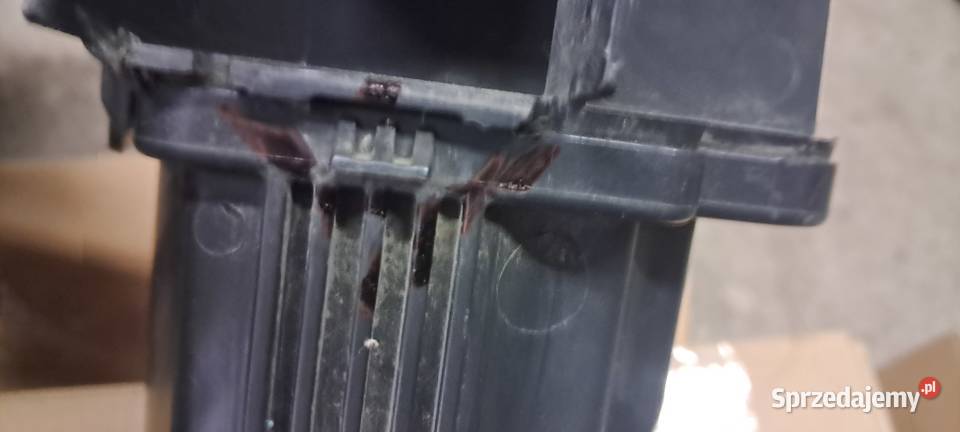 Ssawka filtra powietrza citroenpeugot Części samochodowe sprzedam