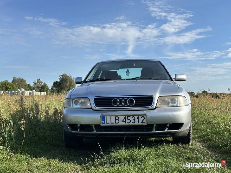 Sprzedam Audi A4 B5 16 benzyna