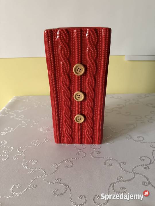 Wazon Ceramiczny Czerwony Sweterek z Guzikami