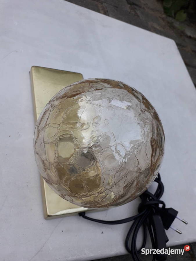 Lampa w stylu stylu midcentury modern