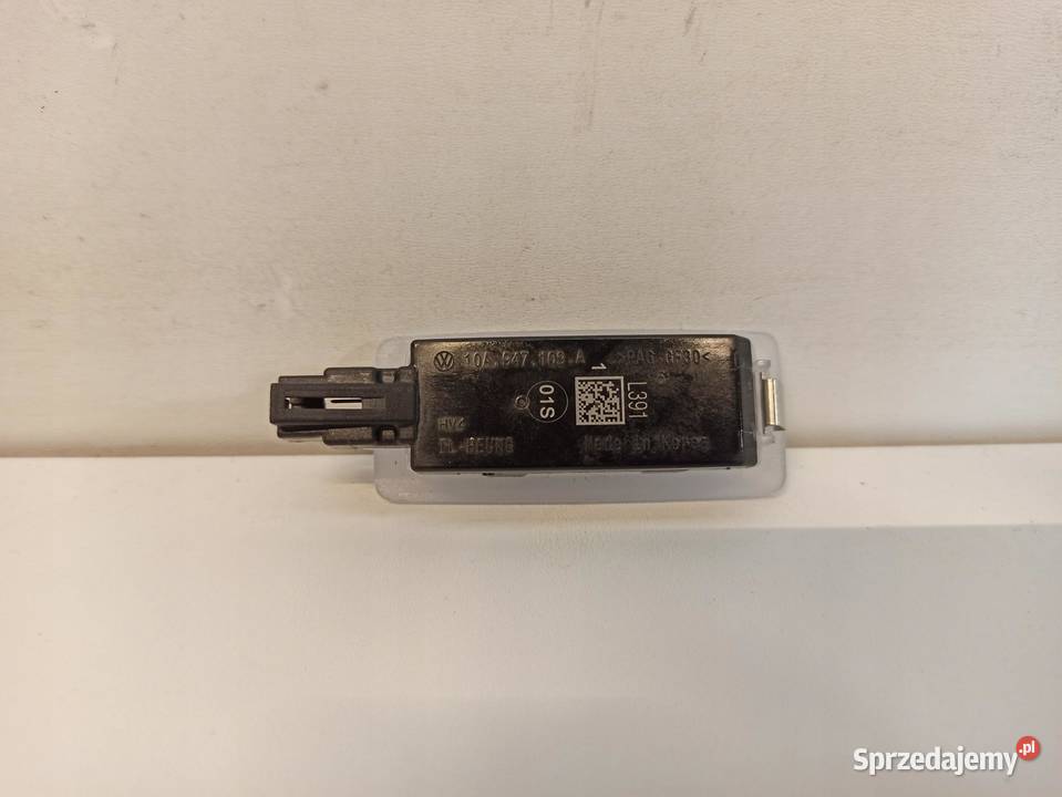LAMPKA LED VW TIGUAN II 10A947109A osobowe