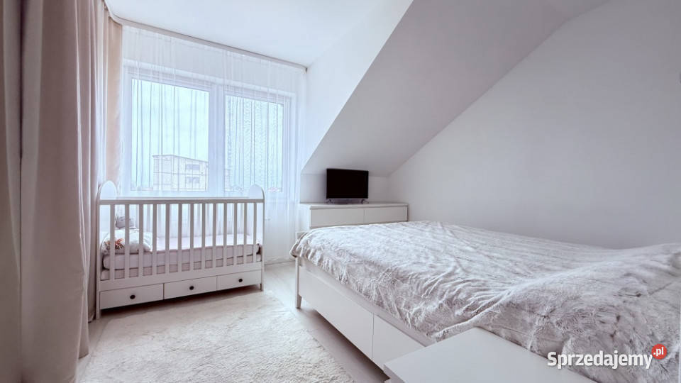 Na sprzedaż 3pokojowe mieszkanie 67 m z dwoma balkon Różyny sprzedam