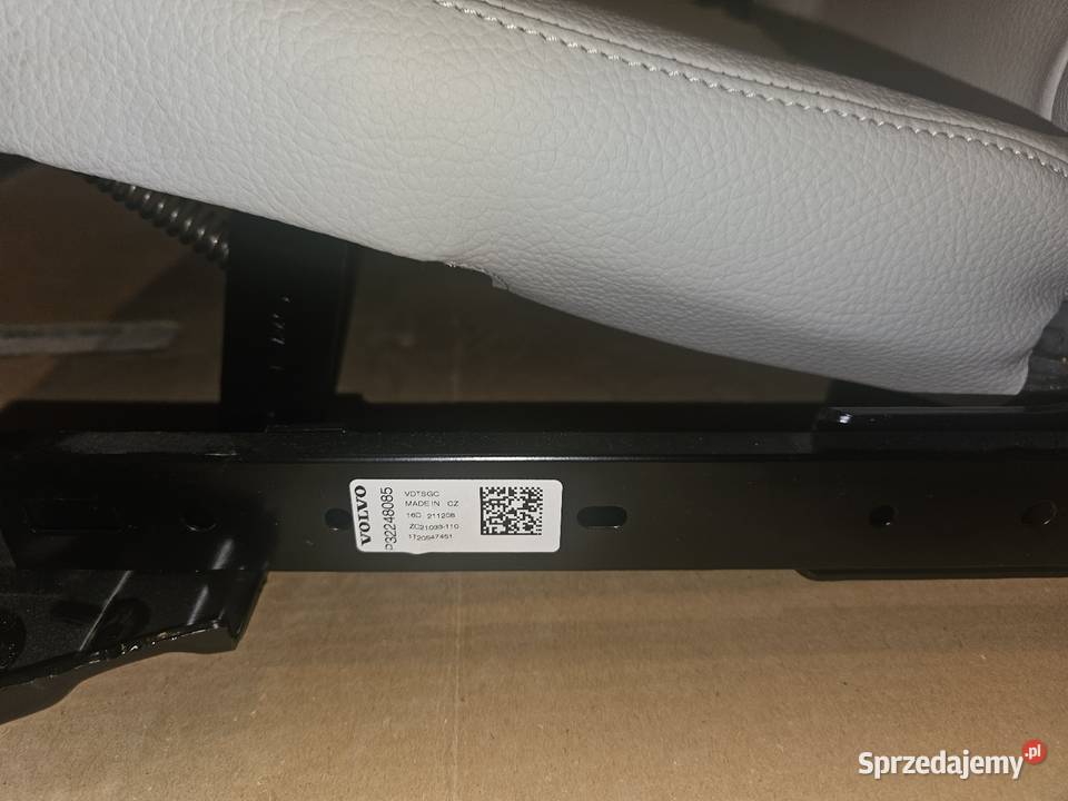 Volvo xc90 II fotele tylne 3 rząd 2024 stan Tarnów
