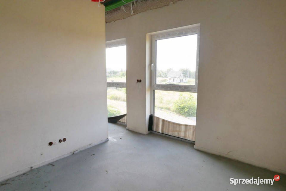 Szarów dom wolnostojący garaż gazowe