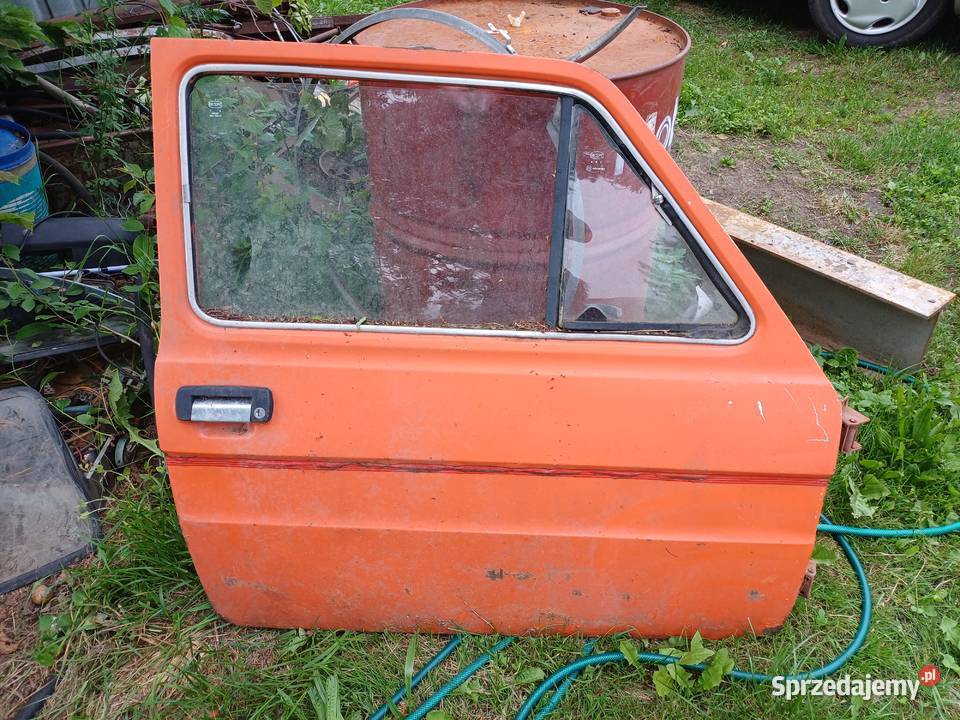 Klapa drzwi szyby zderzak Fiat 126 zachodniopomorskie Parsęcko
