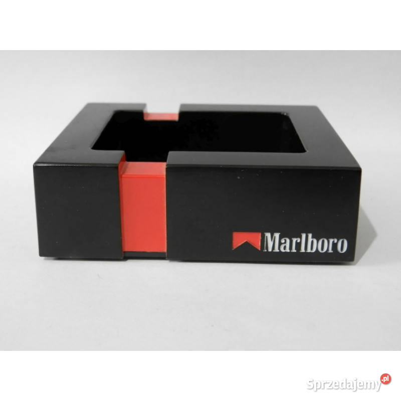 Popielniczkaw Marlboro Poznań