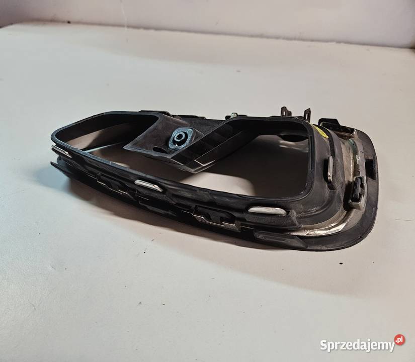 RENAULT CAPTUR II KRATKA PRAWA ZDERZAKA PRZÓD Międzychód