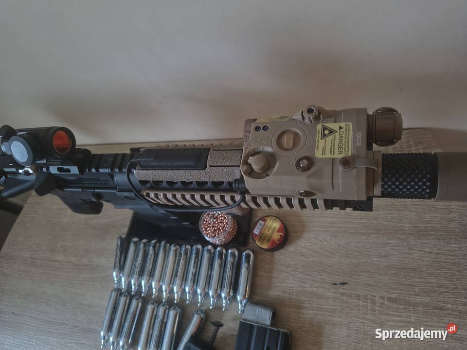 Karabinek AR15 na CO2 kulki BB 45 mm
