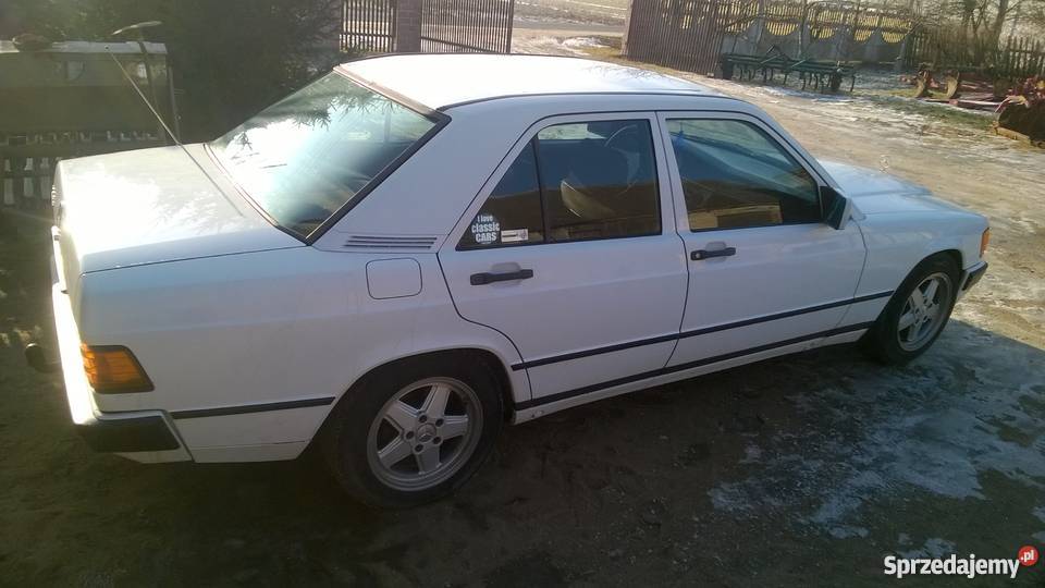 Mercedes 190 W201 1988 20 benzynalpg hak 190 Ciechocin