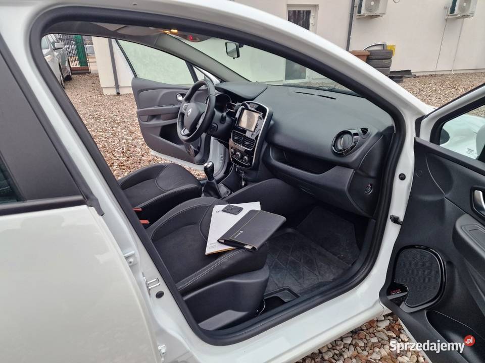 Renault Clio 12 Benzyna Salonowy Serwisowany Rok produkcji 2016 Białystok