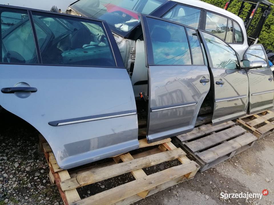 Volkswagen Touran Lift 20062010r drzwi kompletne Rok produkcji 2007 Drzwi Jastrzębie-Zdrój
