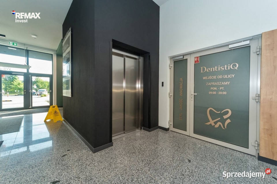 Nowoczesna siedziba firmy 360 m i parking Bielsko-Biała
