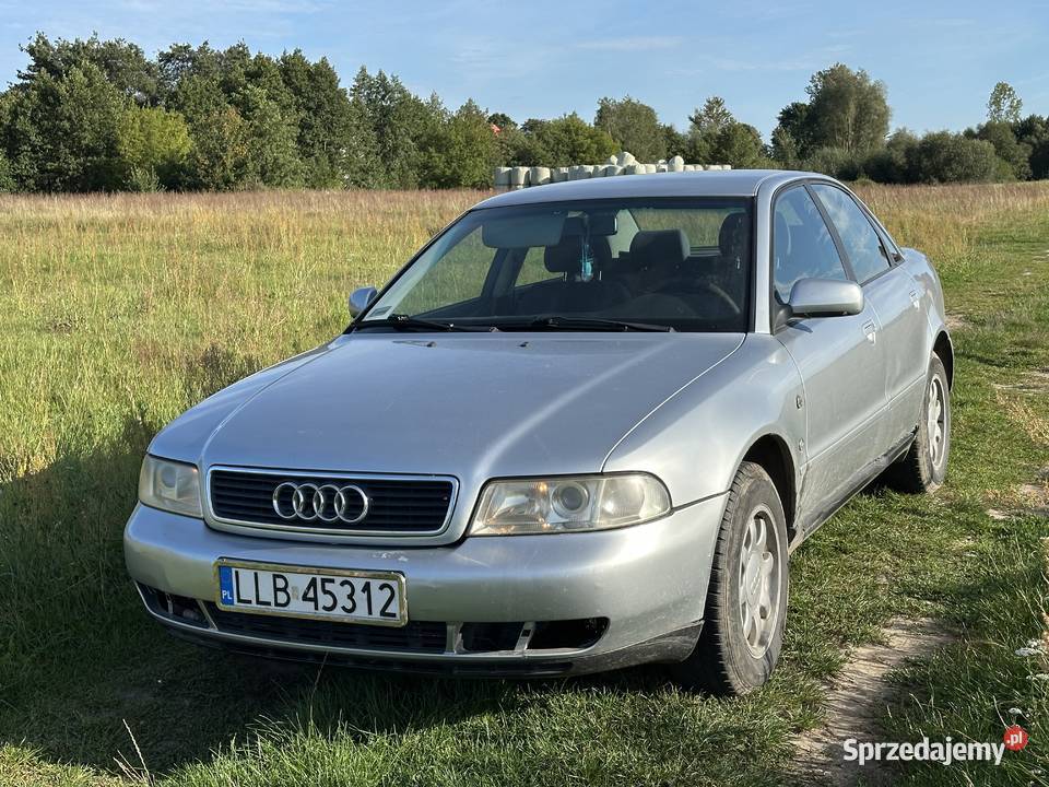 Sprzedam Audi A4 B5 16 benzyna Rok produkcji 1997 sprzedam