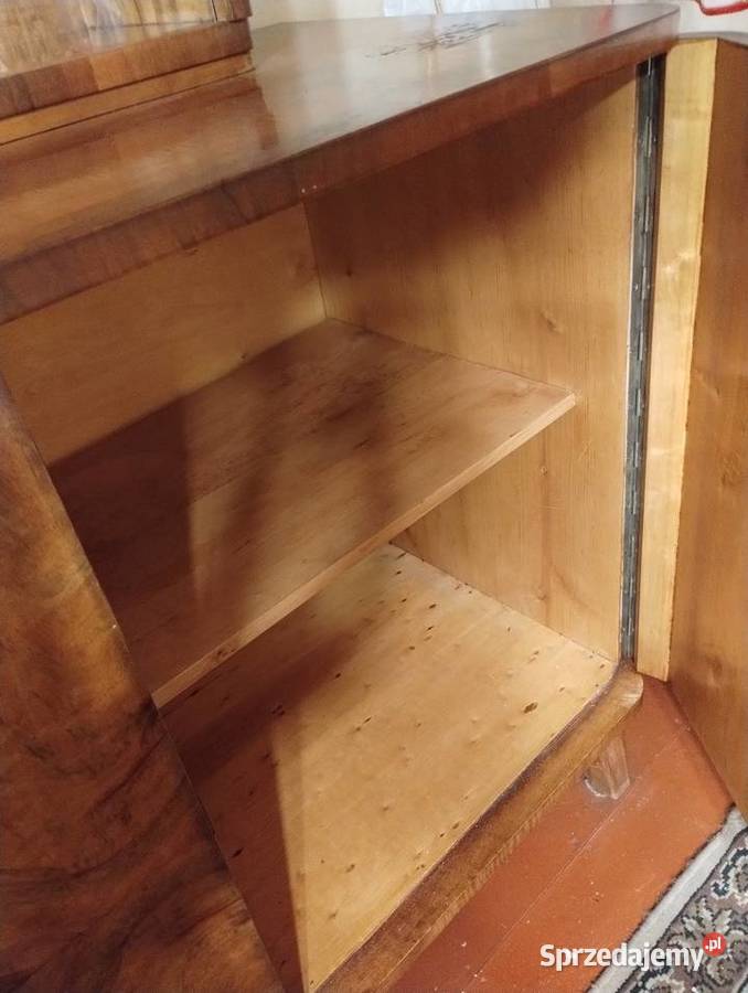 Sprzedam szeroki niski stary kredens pokojowy z Jelenia Góra
