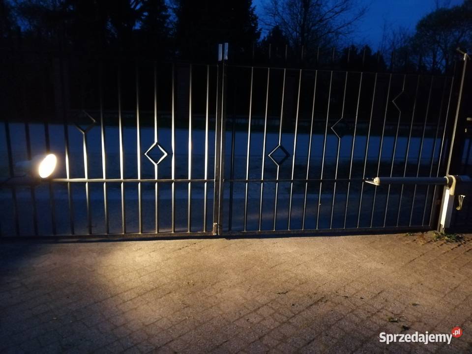 REFLEKTOR PODŚWIETLENIE10 Halogeny i naświetlacze Szczerki