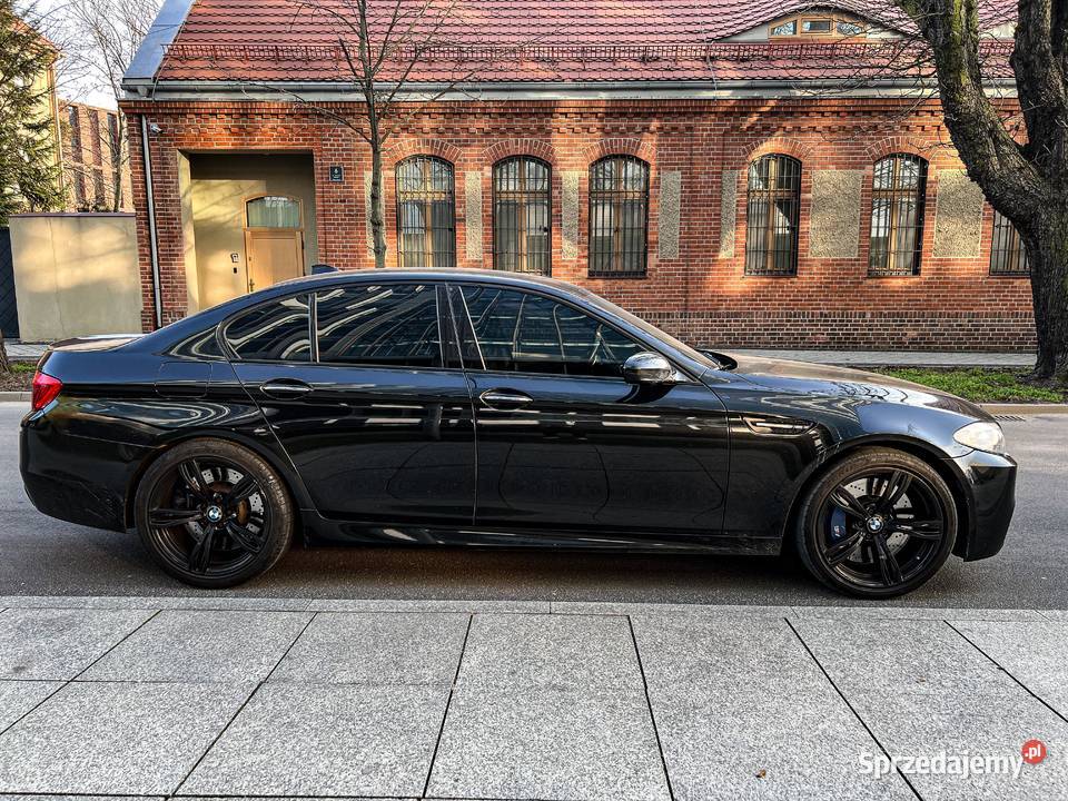 BMW M5 Black Super benzyna sprzedam