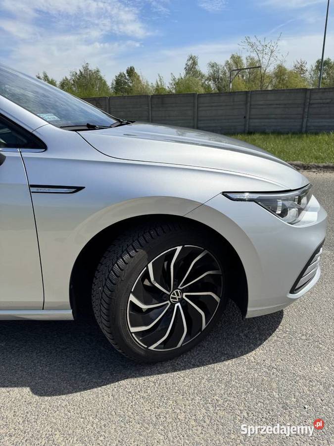 VW Golf VIII 15 eTSI 150 Automat DSG KOMBI SALON światła LED Golf wielkopolskie Konin