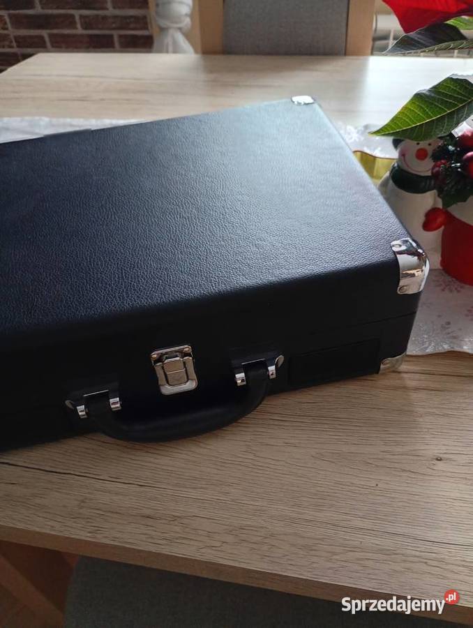 Gramofon w walizce Lubasz