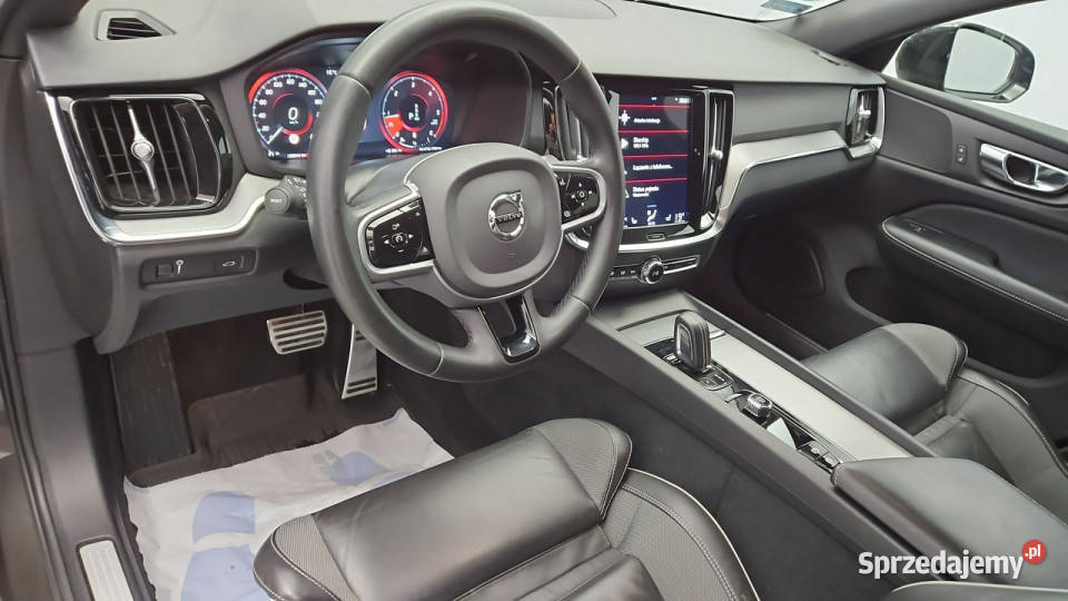 Volvo V60 B4 D Plus Dark aut Z Polskiego Salonu komputer pokładowy Warszawa