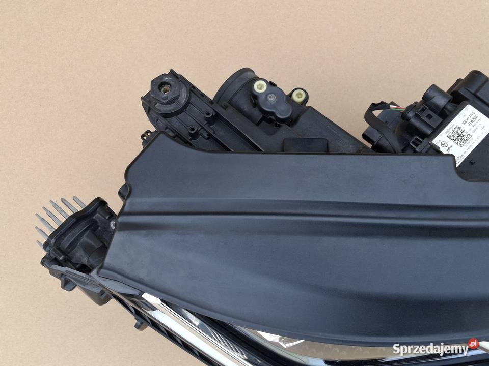 VW ARTEON REFLEKTOR PRAWY FULL LED LAMPA PRAWA osobowe Bieleń sprzedam